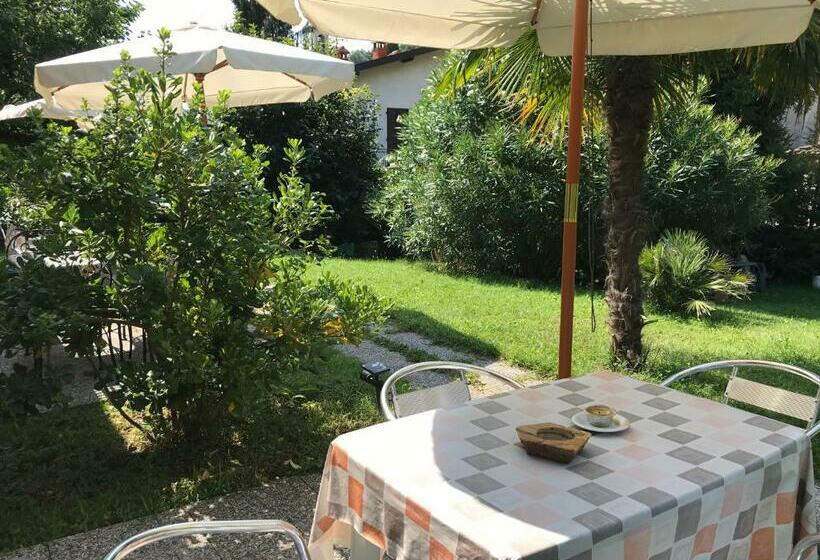 ペンション Casa Pini