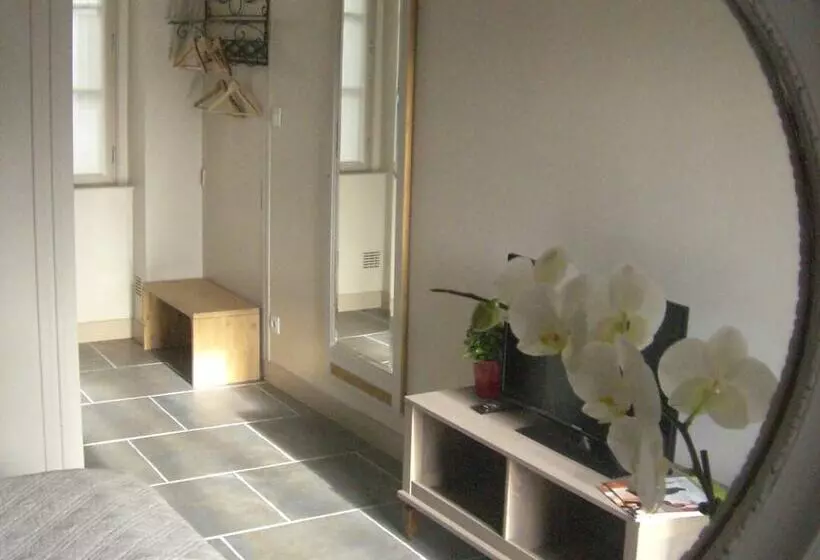 Majatalo Chambres D Hôtes Rue Du Poids