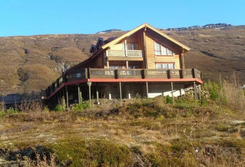 پانسیون Guesthouse Elínar Helgu