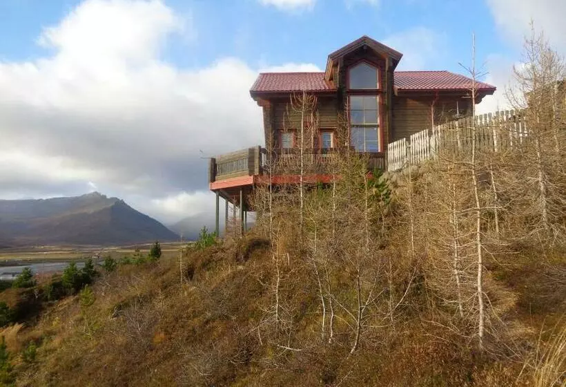پانسیون Guesthouse Elínar Helgu