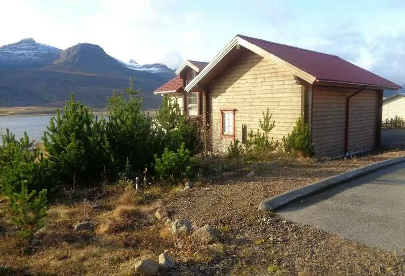 پانسیون Guesthouse Elínar Helgu