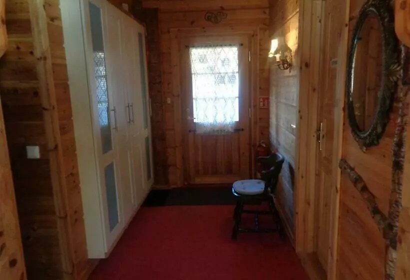 پانسیون Guesthouse Elínar Helgu