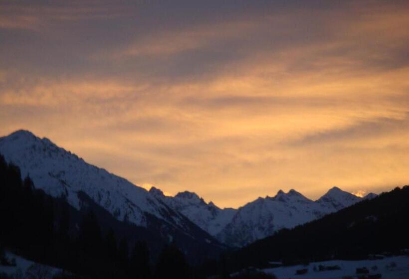 Bed and Breakfast Bnb Hasatrog Jenaz