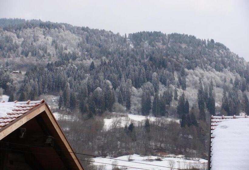 Bed and Breakfast Bnb Hasatrog Jenaz