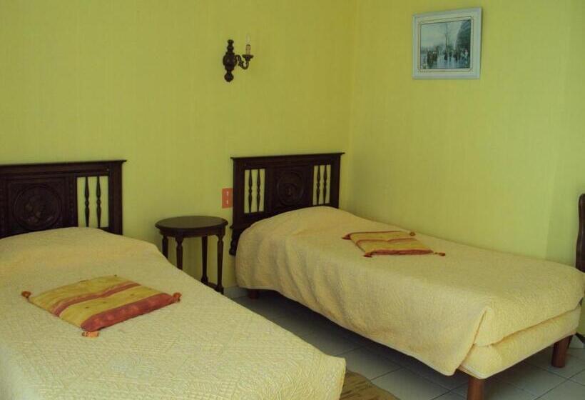 Bed and Breakfast Gîtes Du Ménez Hom