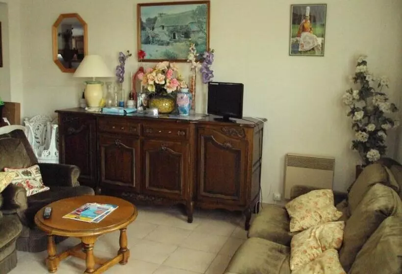 Aamiaismajoitus (B&B) Gîtes Du Ménez Hom