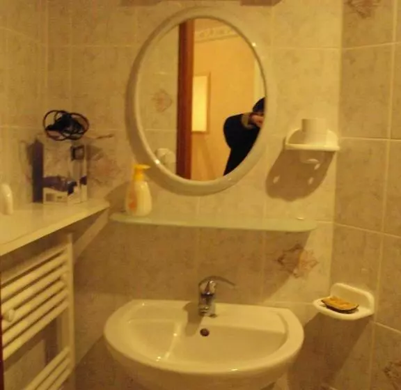 Aamiaismajoitus (B&B) Gîtes Du Ménez Hom