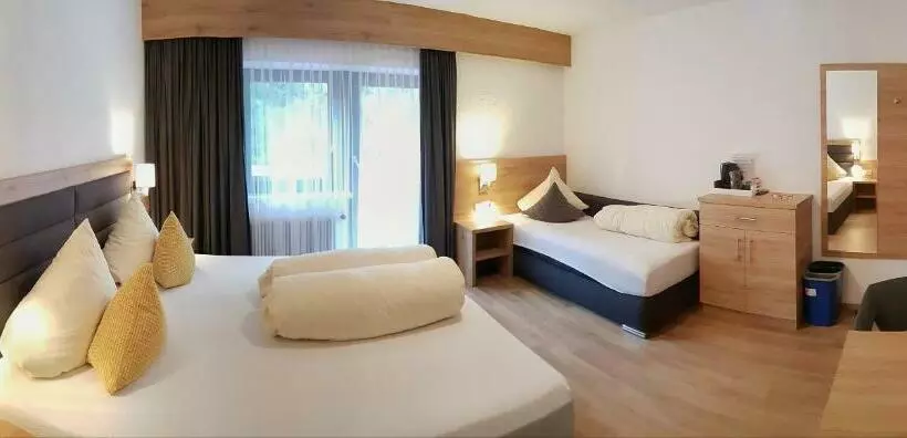 تختخواب و صبحانه Haus Felsneck