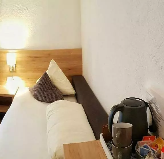 تختخواب و صبحانه Haus Felsneck