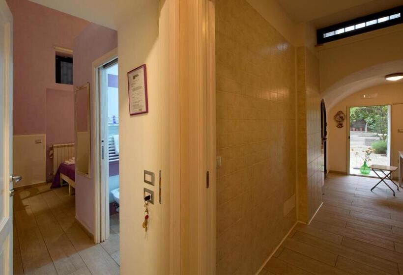 צימר Il Giardino Di Tonia   Oplontis Guest House   Bed & Garden