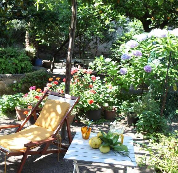 צימר Il Giardino Di Tonia   Oplontis Guest House   Bed & Garden