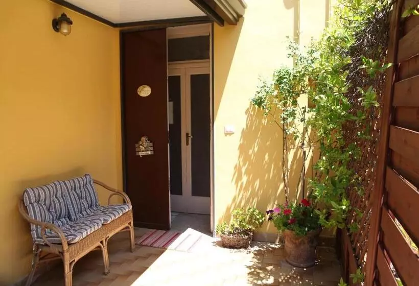 Aamiaismajoitus (B&B) Il Giardino Di Tonia   Oplontis Guest House   Bed & Garden