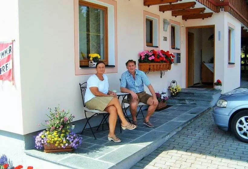 ベッドアンドブレックファースト Pension Felsenheim