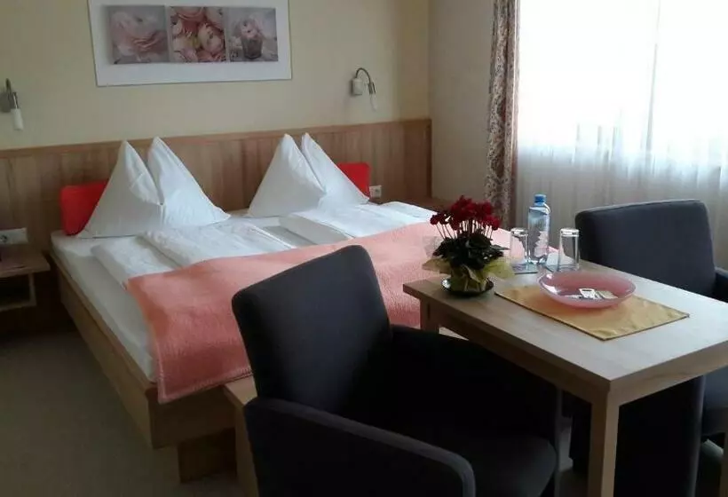ベッドアンドブレックファースト Pension Felsenheim