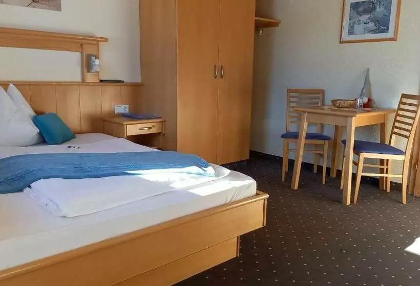 ベッドアンドブレックファースト Pension Felsenheim