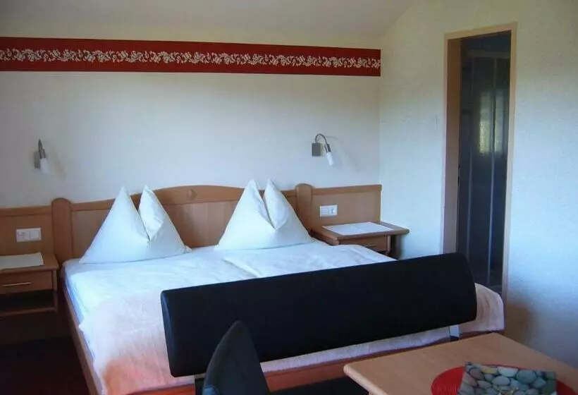 ベッドアンドブレックファースト Pension Felsenheim