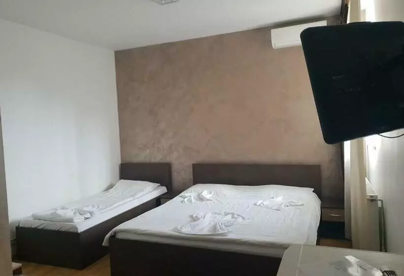 ペンション Villa George