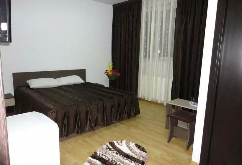 ペンション Villa George