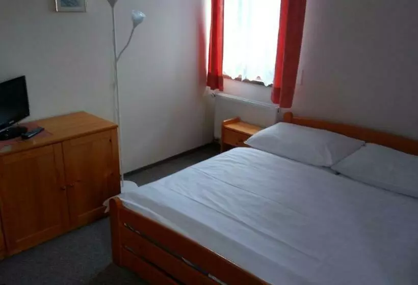 Hotelli Bozi Dar   Excalibur