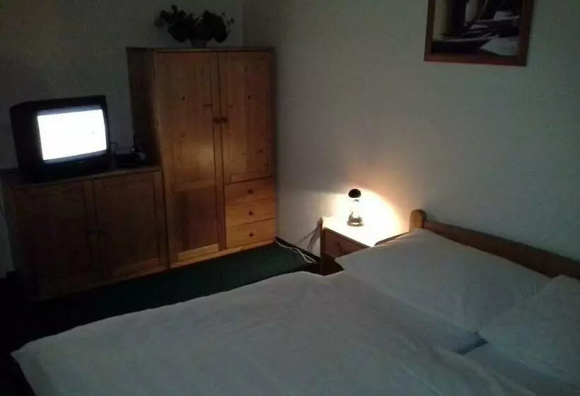 Hotelli Bozi Dar   Excalibur