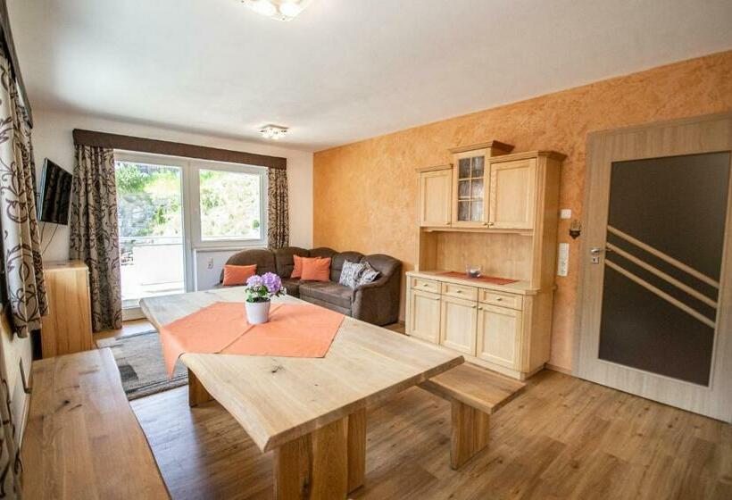 ペンション Alpengasthof Eppensteiner