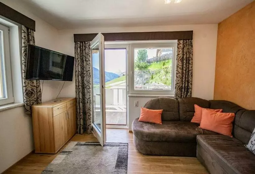 ペンション Alpengasthof Eppensteiner