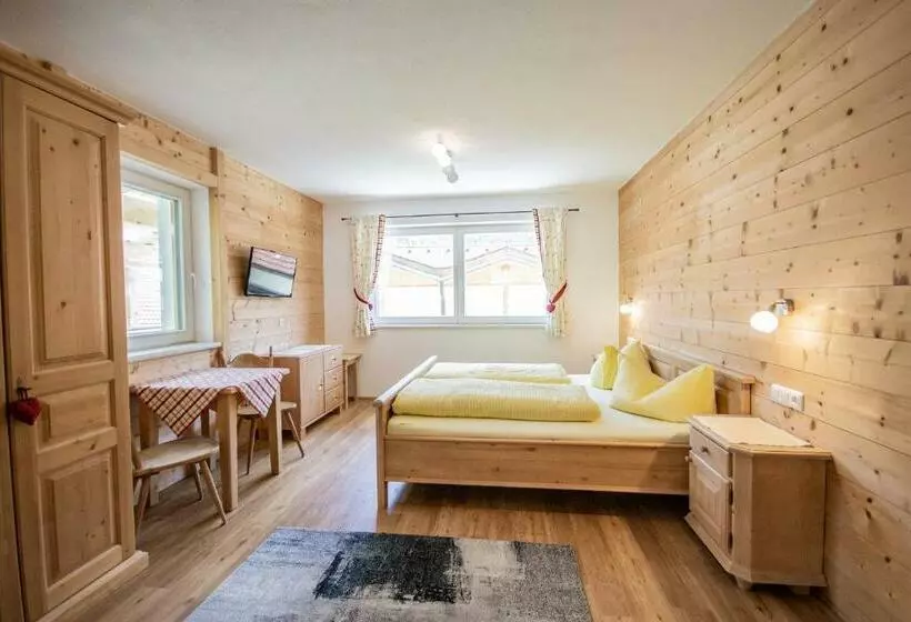 ペンション Alpengasthof Eppensteiner