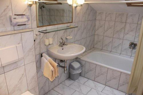 膳宿费 Apart Haselwanter