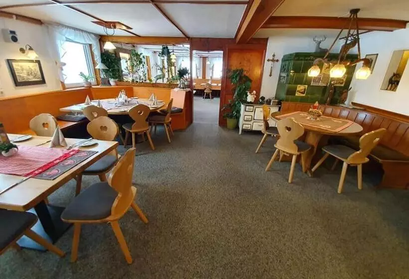 Majatalo Gasthaus Zum Hirschen