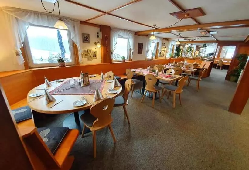 Majatalo Gasthaus Zum Hirschen