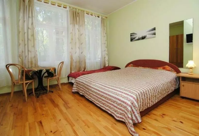 پانسیون Parko Vila