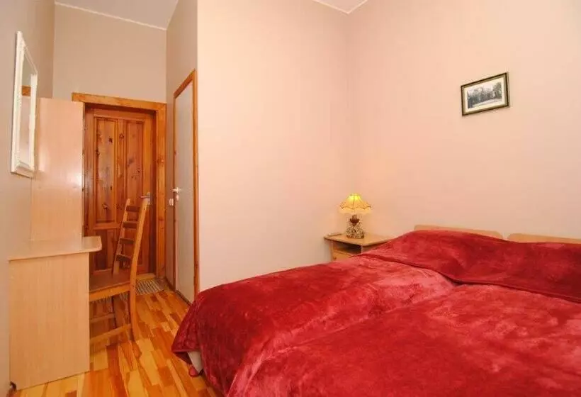 پانسیون Parko Vila