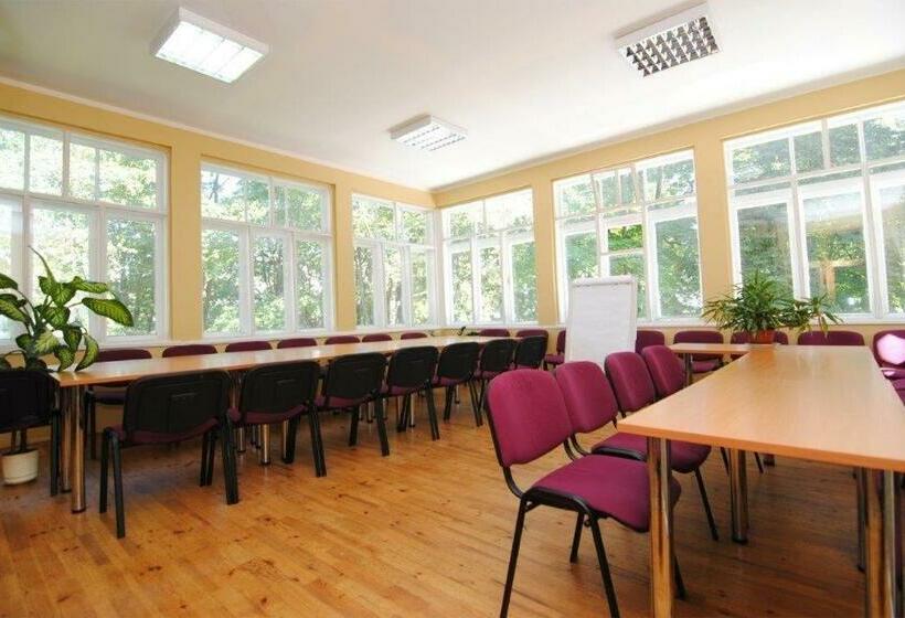 پانسیون Parko Vila