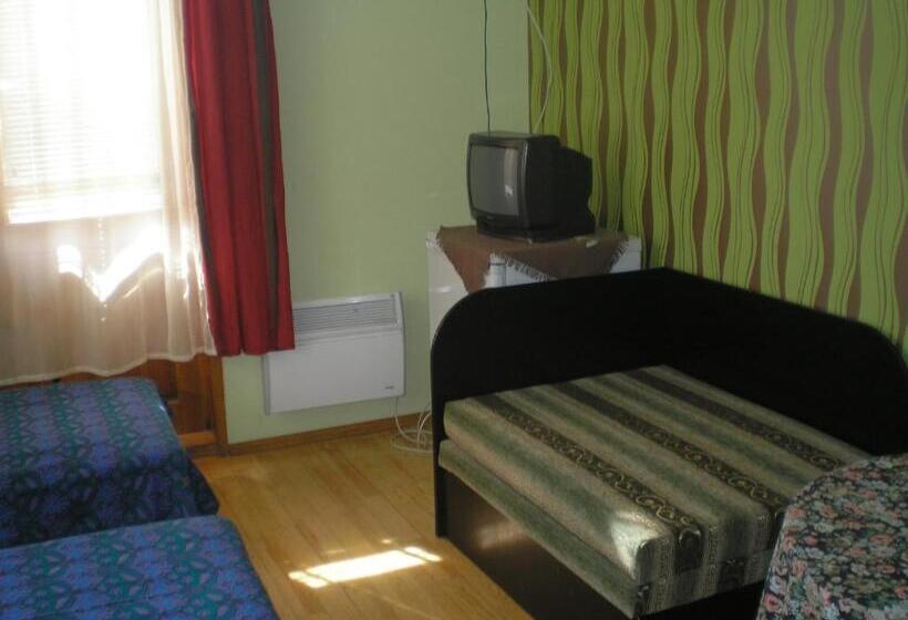 پانسیون Parko Vila