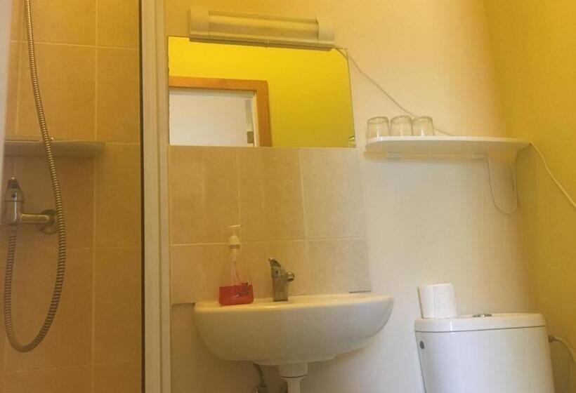 پانسیون Parko Vila