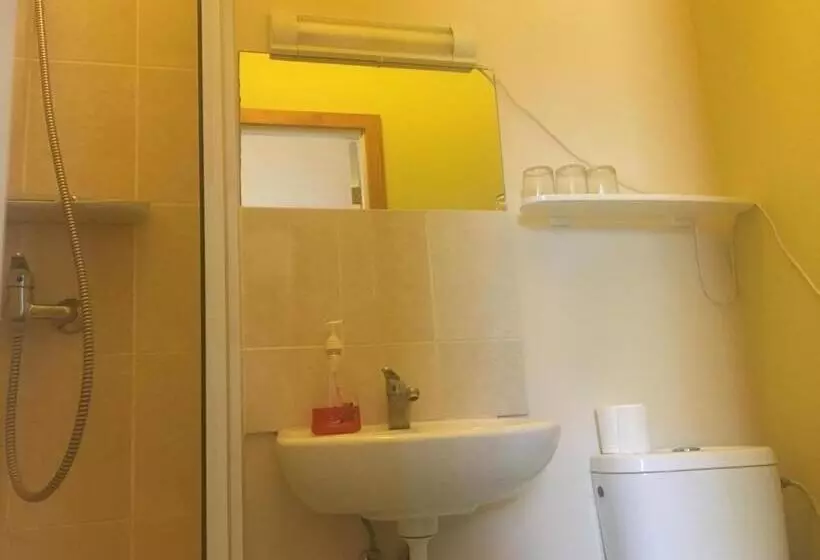 پانسیون Parko Vila