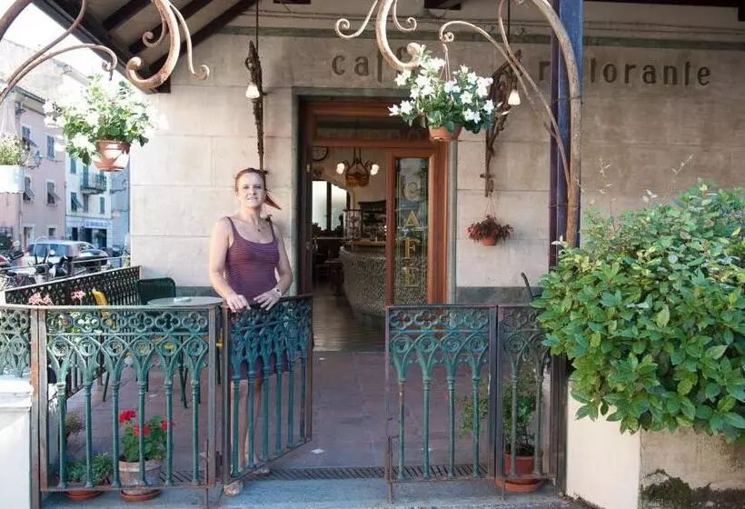 ホテル Albergo Vittoria