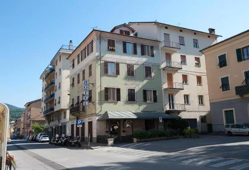ホテル Albergo Vittoria