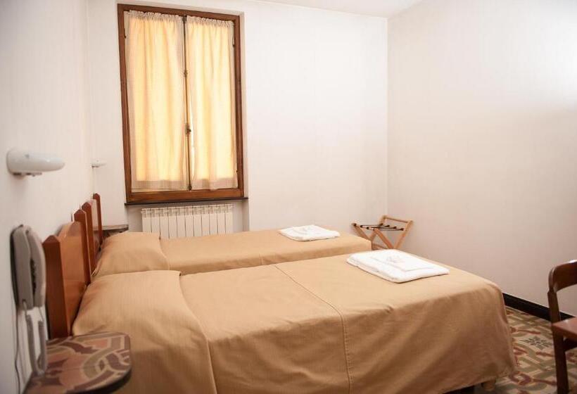 فندق Albergo Vittoria