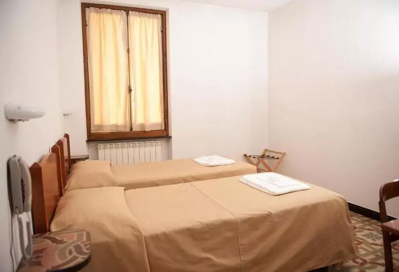 ホテル Albergo Vittoria