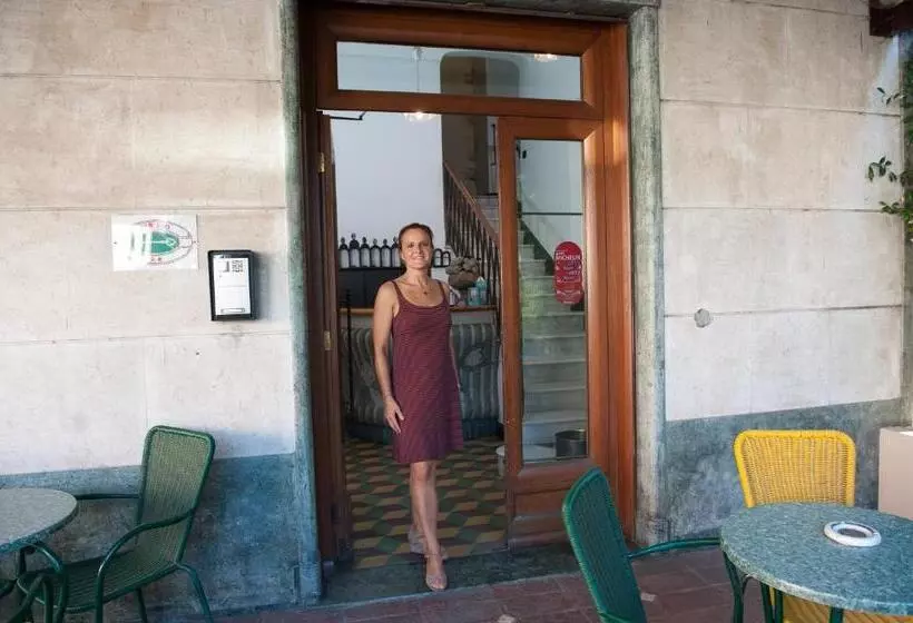 ホテル Albergo Vittoria