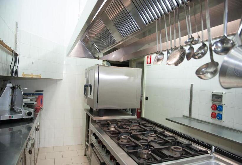 فندق Albergo Vittoria