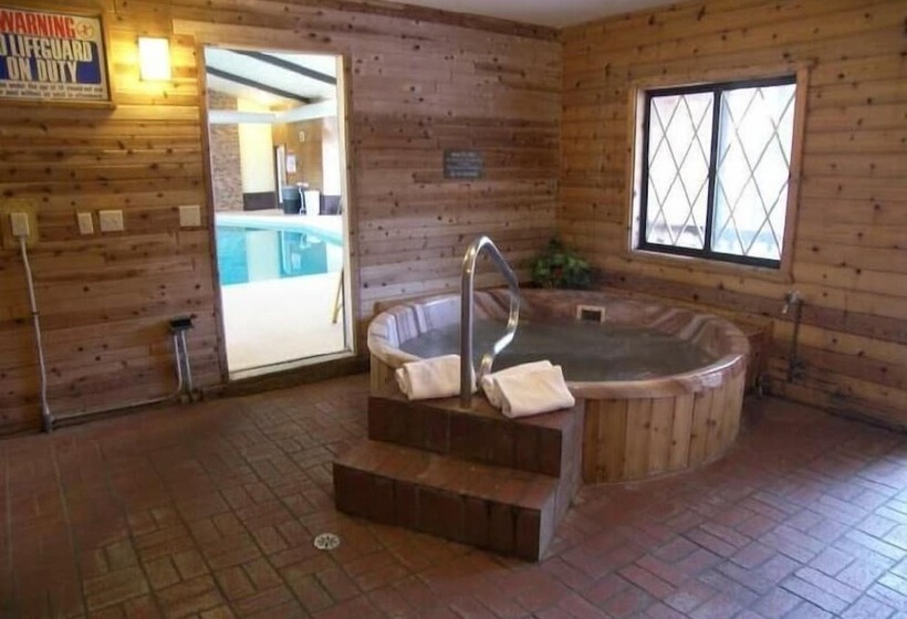 فندق Bavarian Haus Lakefront Inn