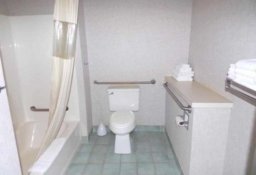 فندق Bavarian Haus Lakefront Inn