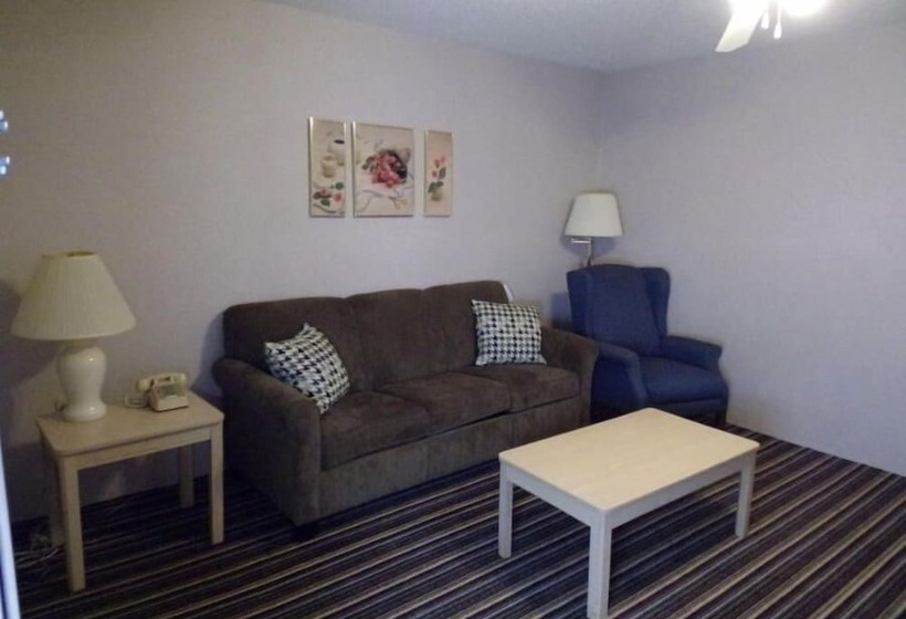 فندق Bavarian Haus Lakefront Inn