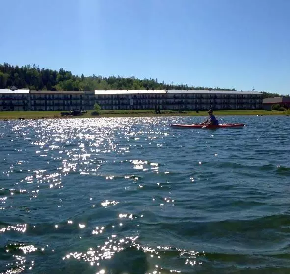 호텔 Bavarian Haus Lakefront Inn