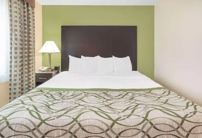 Отель Baymont By Wyndham Holland