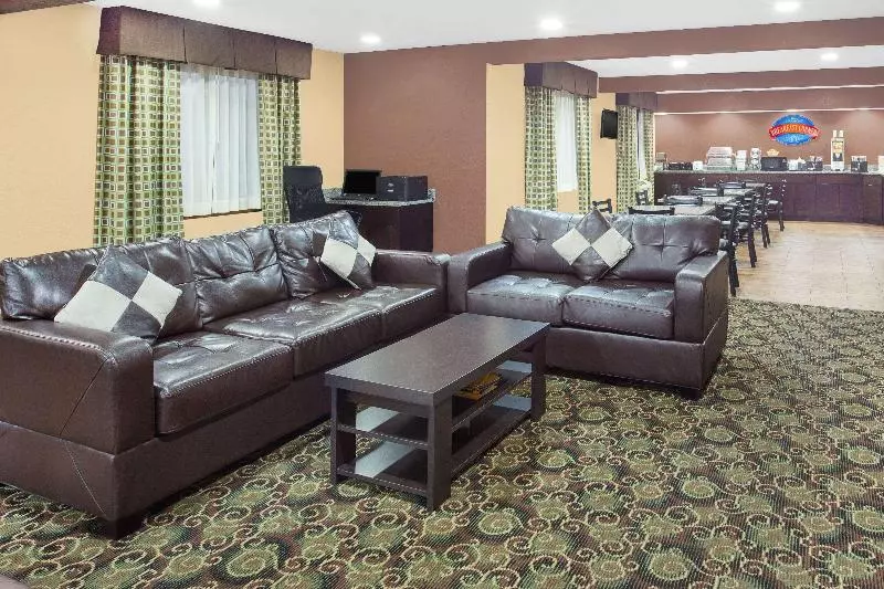 Отель Baymont By Wyndham Holland