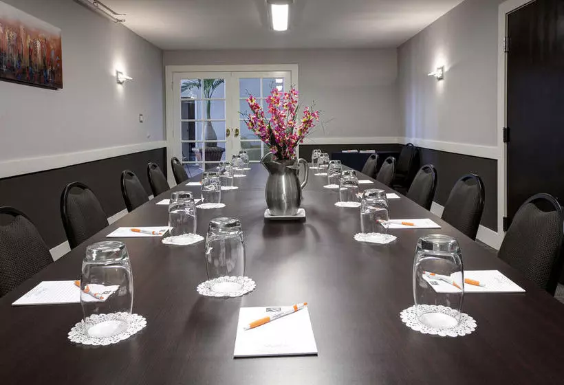 호텔 Bentley S Boutique ; Best Western Premier Collection