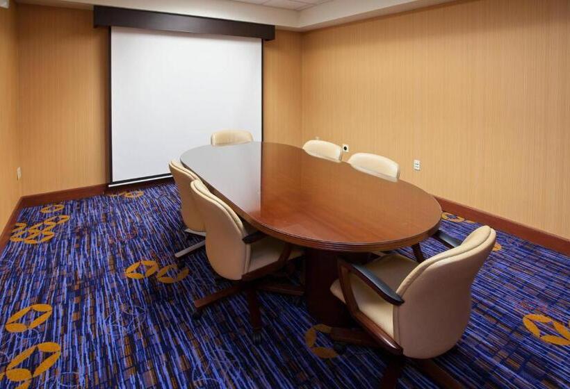 בית מלון כפרי Courtyard Louisville Northeast